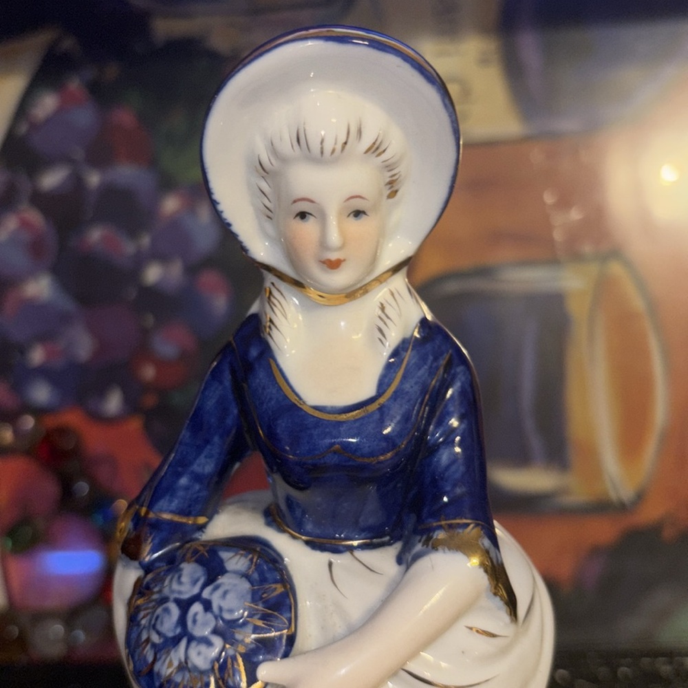 Vintage Victorian lady - Picture 2 of 8